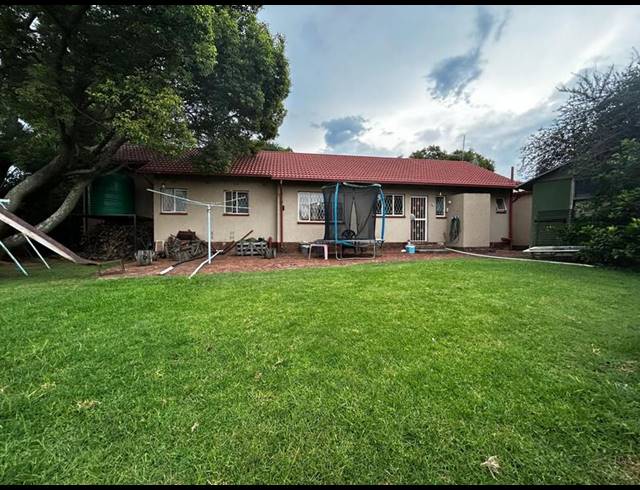 4 BEDROOM HOUSE FOR SALE IN VORNA VALLEY
